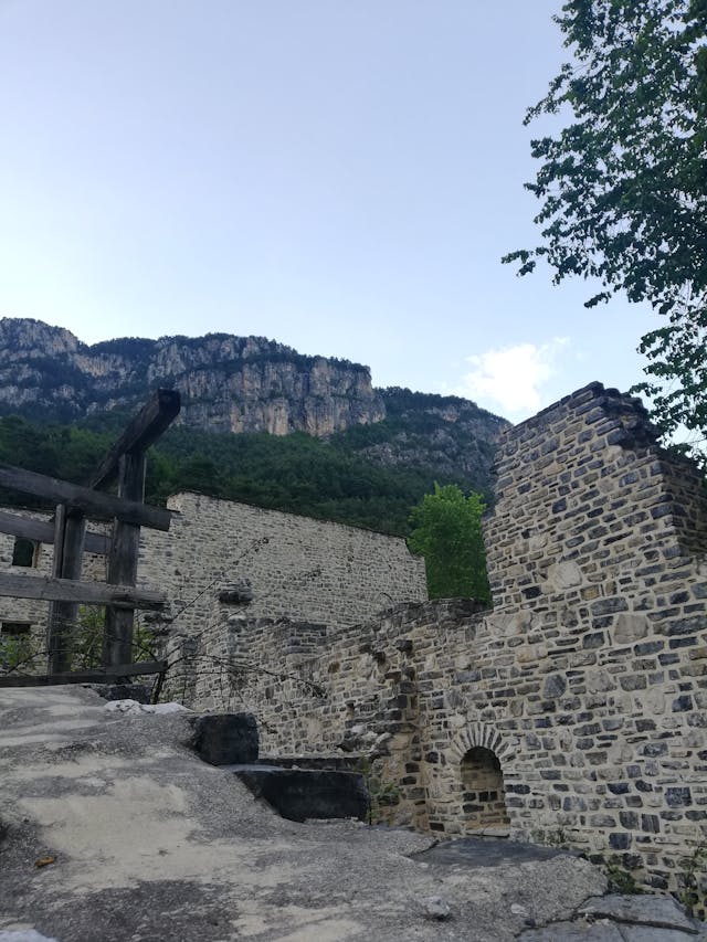 Το παλιό μοναστήρι του Αγίου Διονυσίου